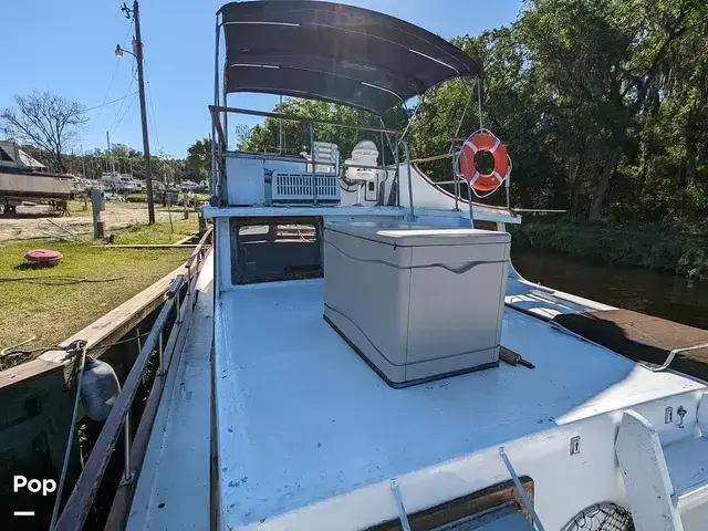 Trader 40 Double Cabin