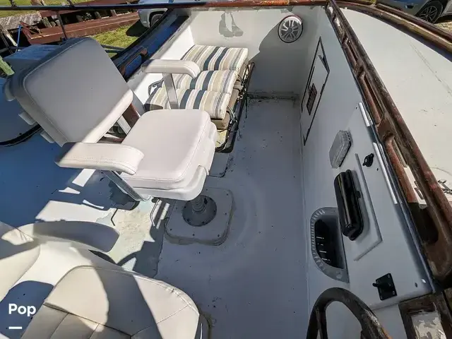 Trader 40 Double Cabin