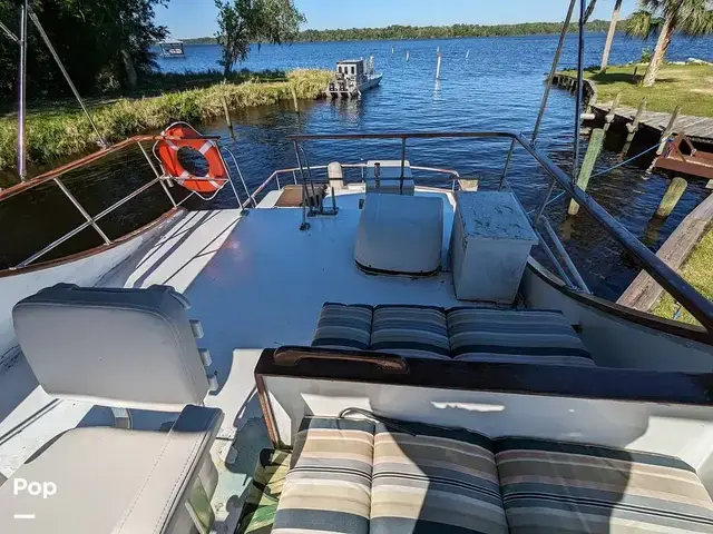 Trader 40 Double Cabin