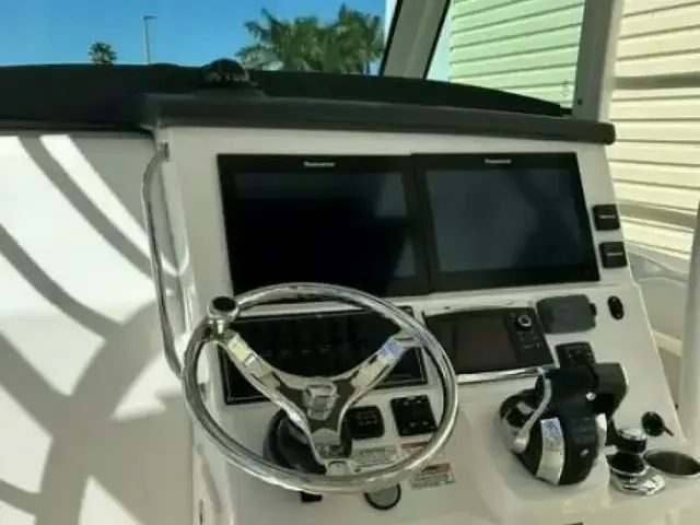 Boston Whaler 370 Outrage