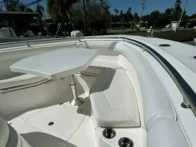 Boston Whaler 370 Outrage