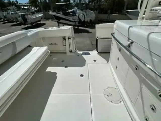 Boston Whaler 370 Outrage