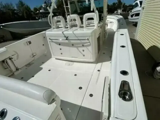 Boston Whaler 370 Outrage