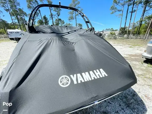 Yamaha Ar240