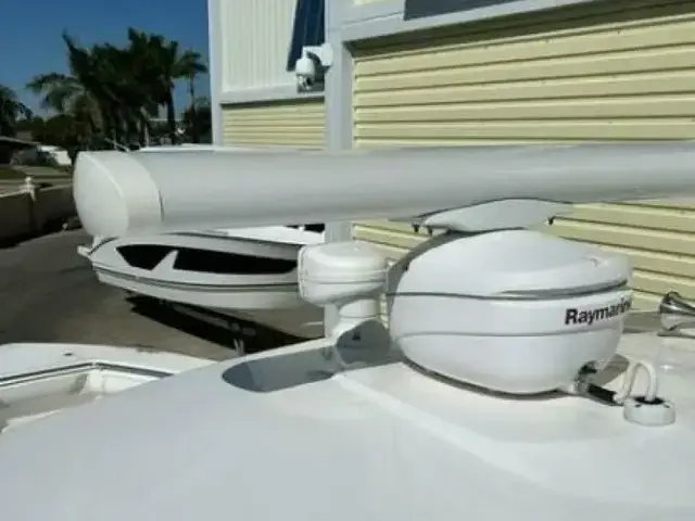 Boston Whaler 370 Outrage