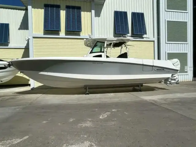 Boston Whaler 370 Outrage