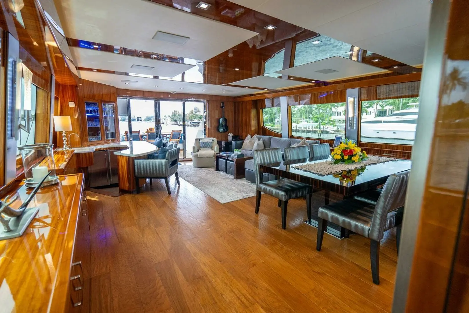 2014 Hatteras 80 motor yacht