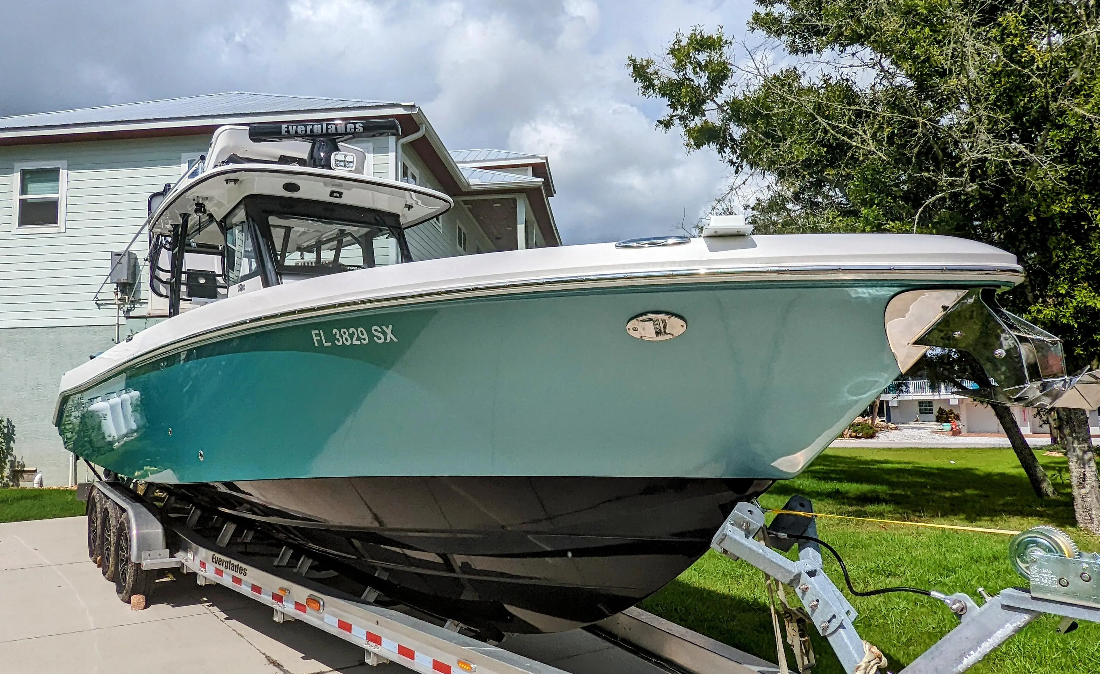 2018 Everglades Boats 35'