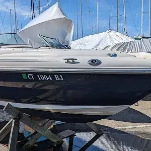 2005 Sea Ray 240 Sundeck