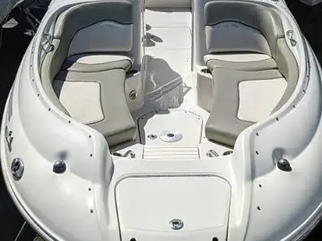 Sea Ray 240 Sundeck