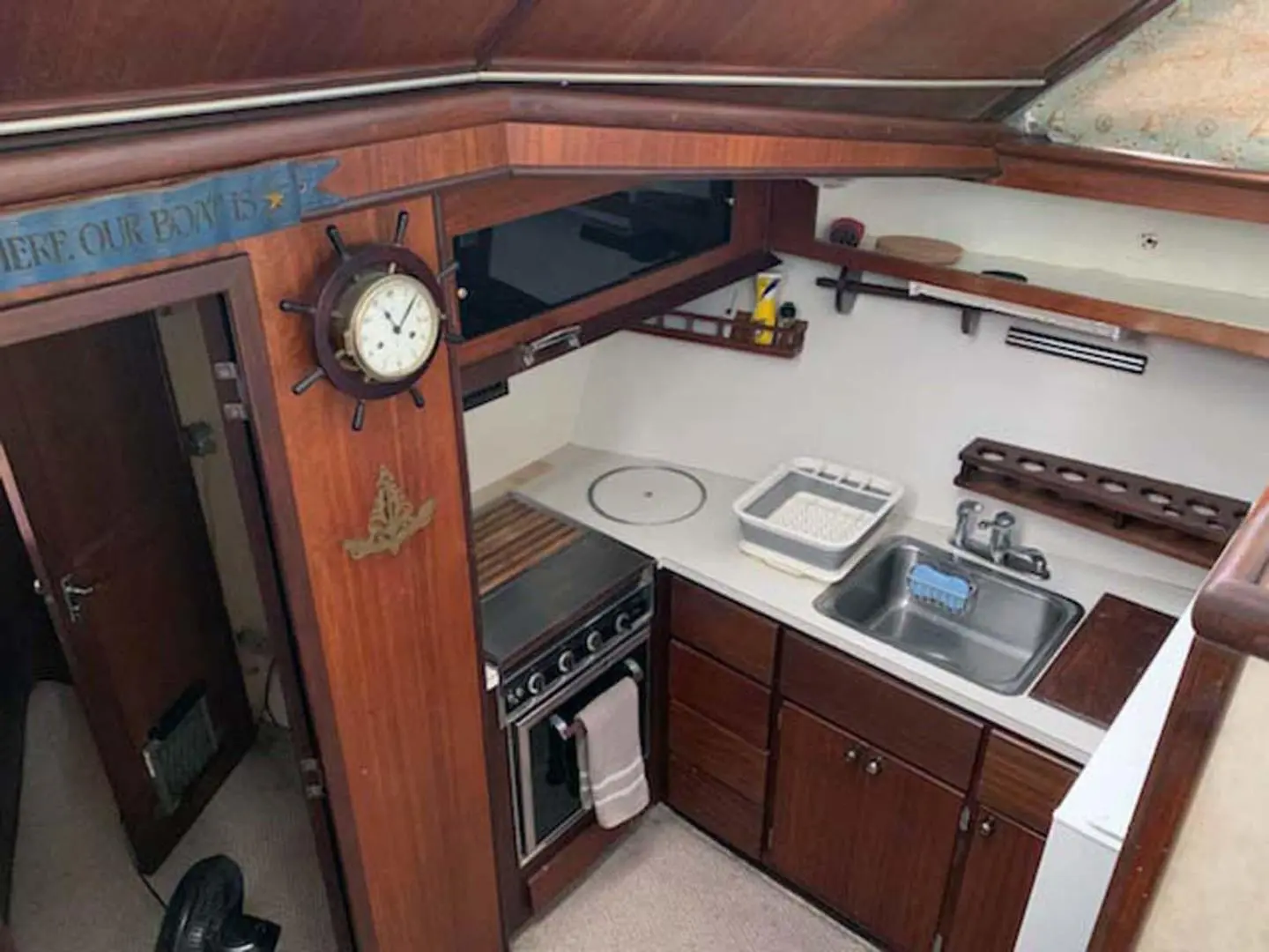 1970 Hatteras tri-cabin