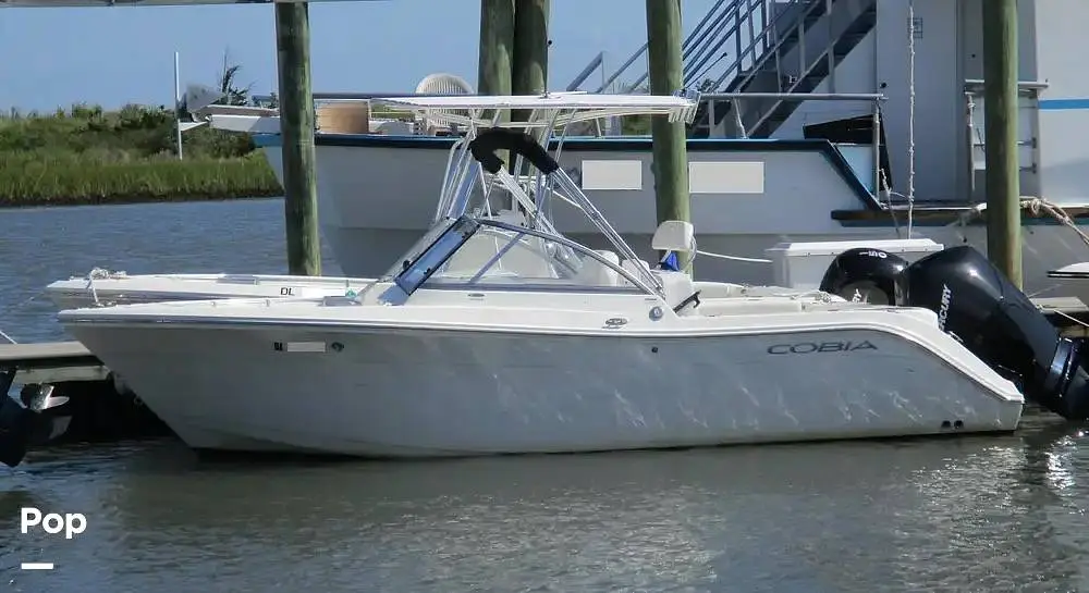 2021 Cobia Boats 220 dc