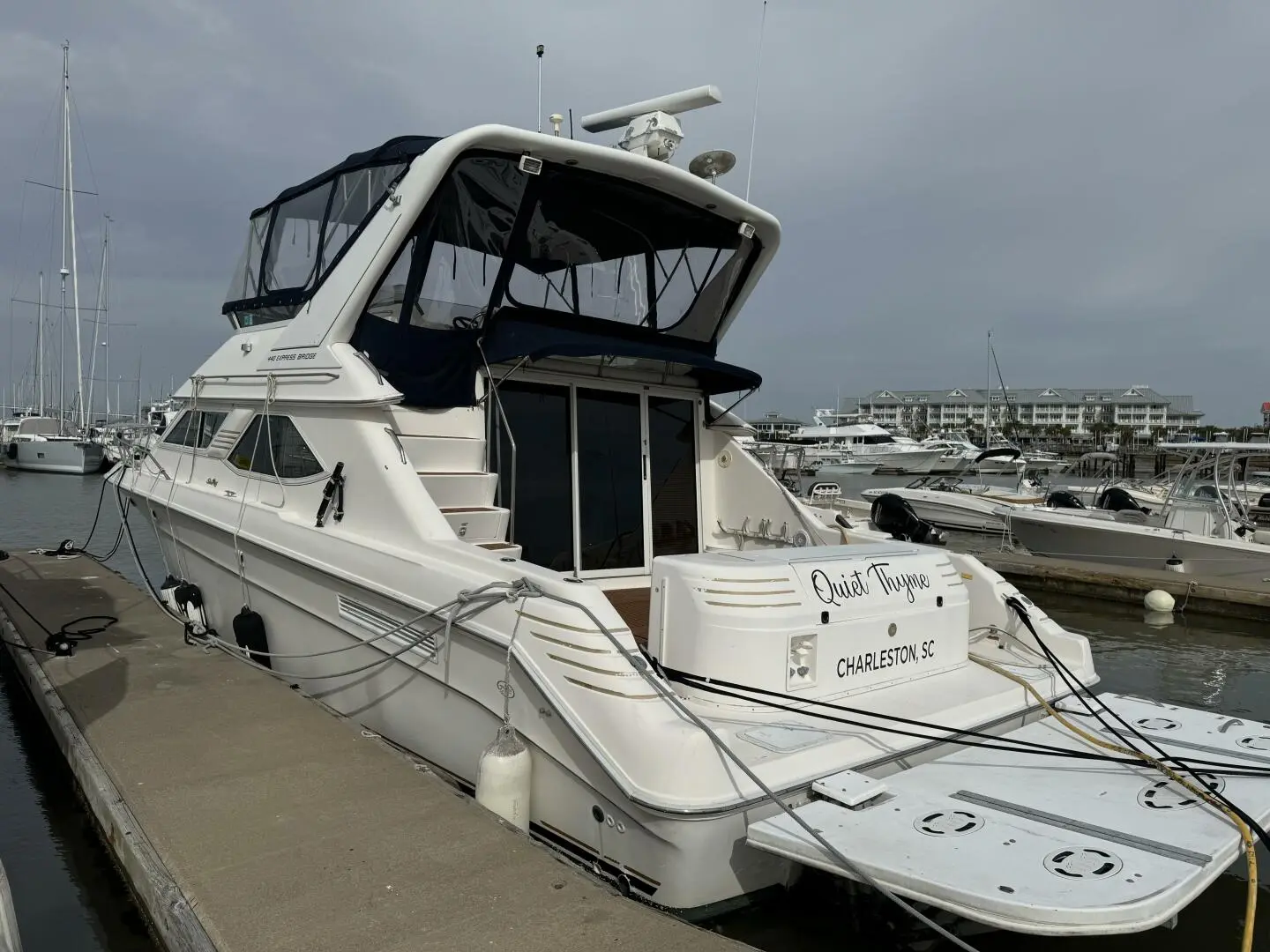 1996 Sea Ray 440 express bridge