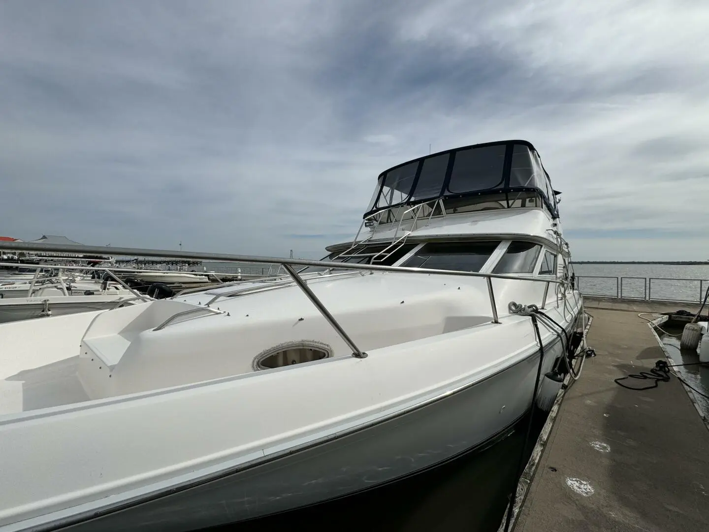 1996 Sea Ray 440 express bridge