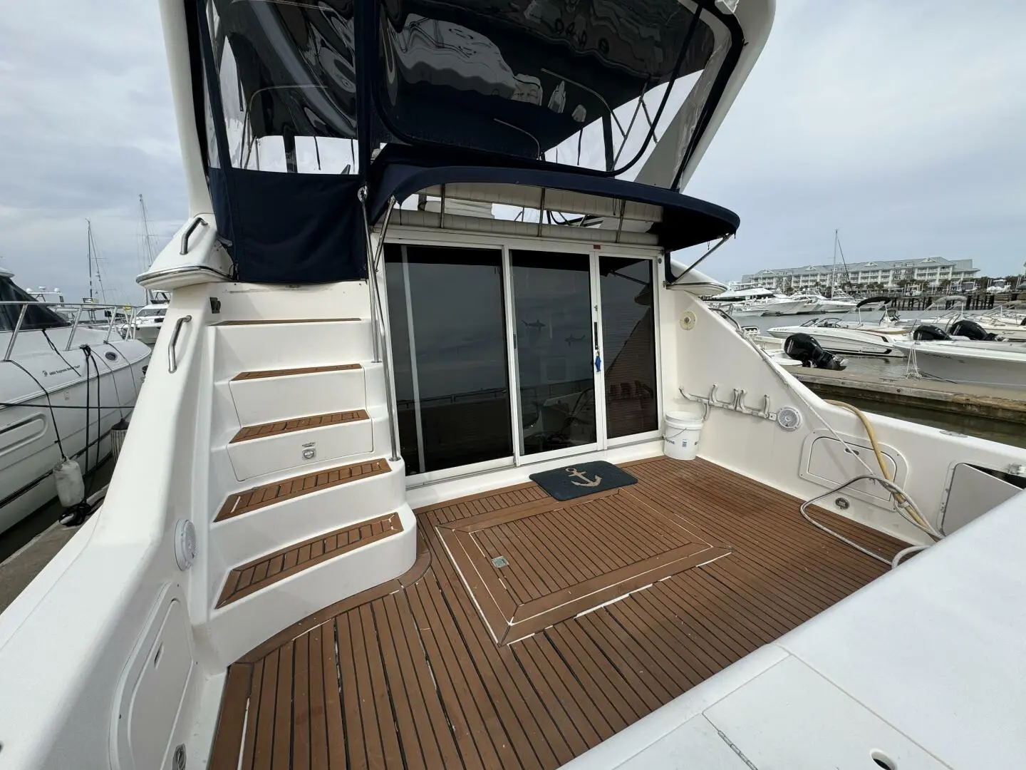 1996 Sea Ray 440 express bridge