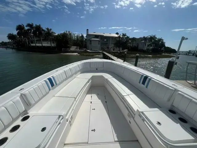 Intrepid 400 Center Console