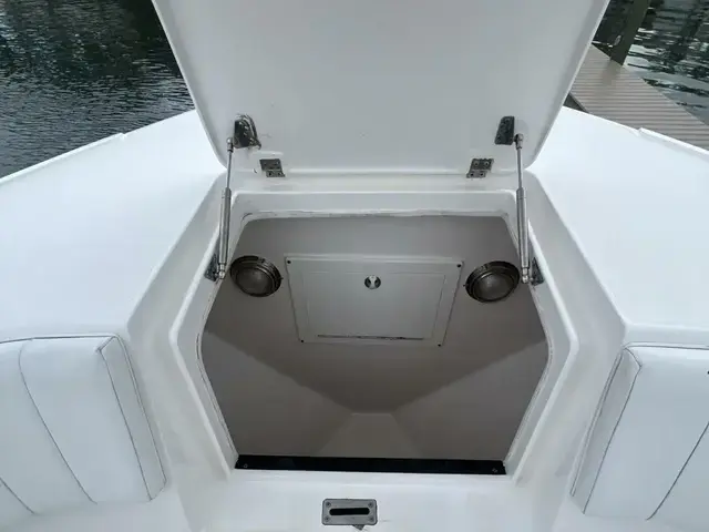 Intrepid 400 Center Console