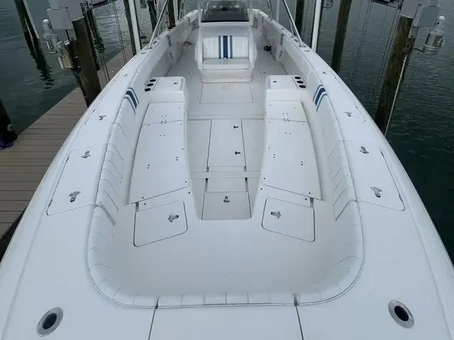 Intrepid 400 Center Console