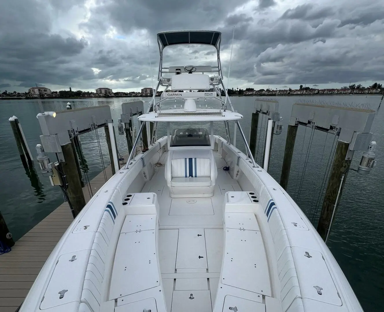 2016 Intrepid 400 center console