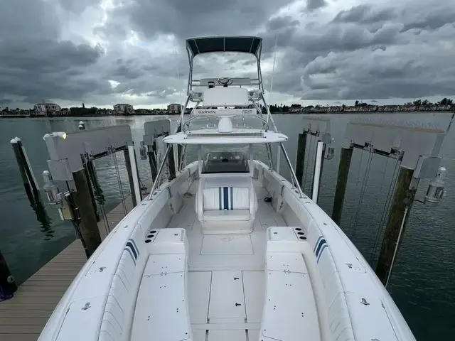 Intrepid 400 Center Console