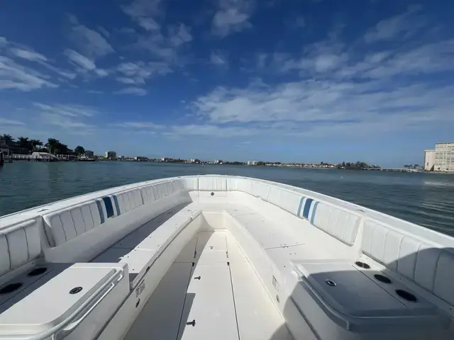 Intrepid 400 Center Console