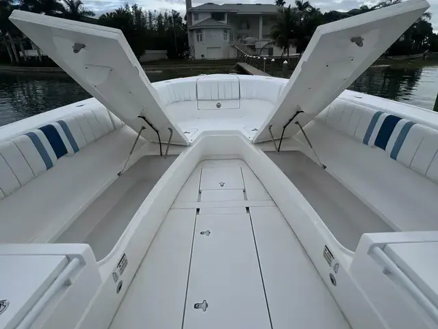 Intrepid 400 Center Console