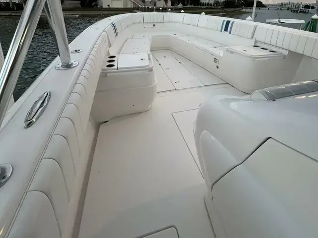 Intrepid 400 Center Console