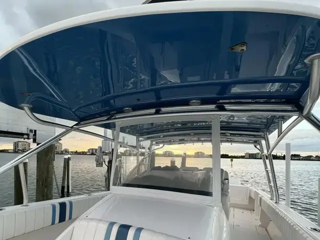 Intrepid 400 Center Console