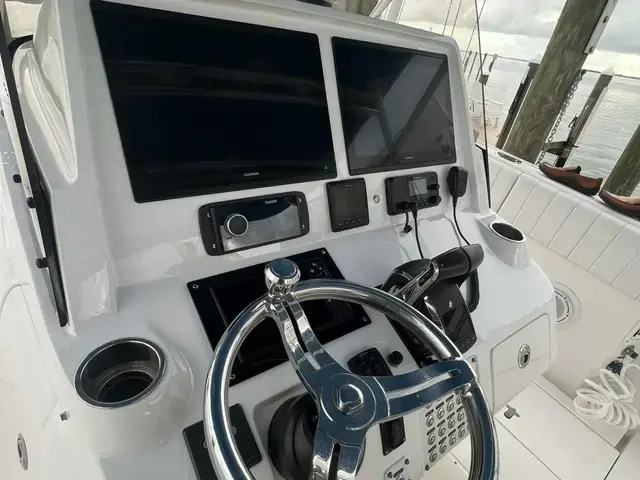 Intrepid 400 Center Console