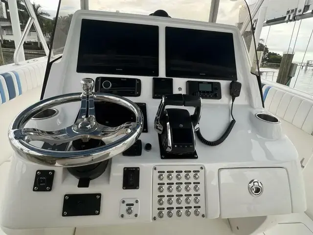 Intrepid 400 Center Console