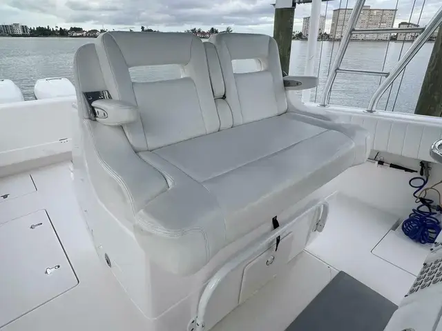 Intrepid 400 Center Console