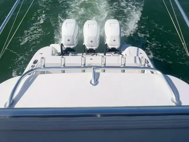 Intrepid 400 Center Console