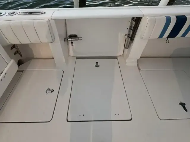 Intrepid 400 Center Console