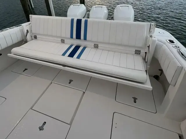 Intrepid 400 Center Console