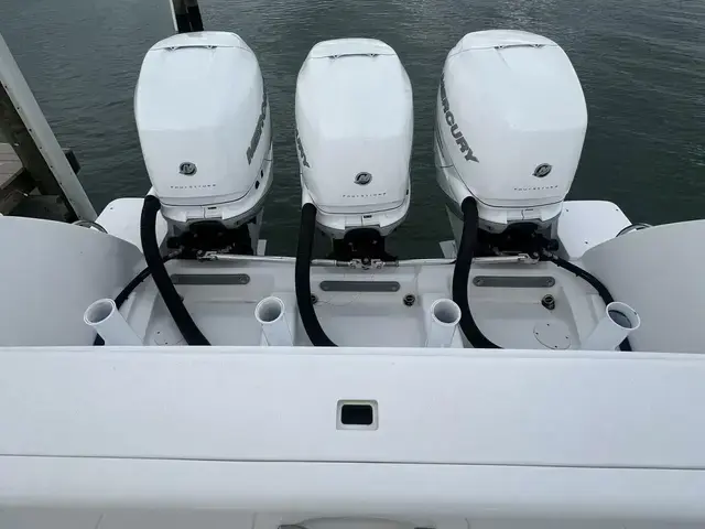 Intrepid 400 Center Console