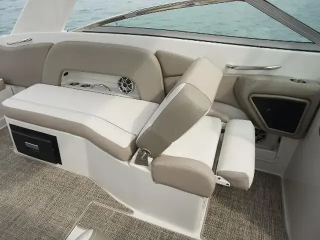 Crownline E305 Xs