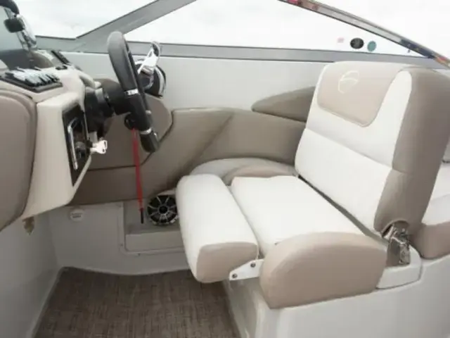 Crownline E305 Xs