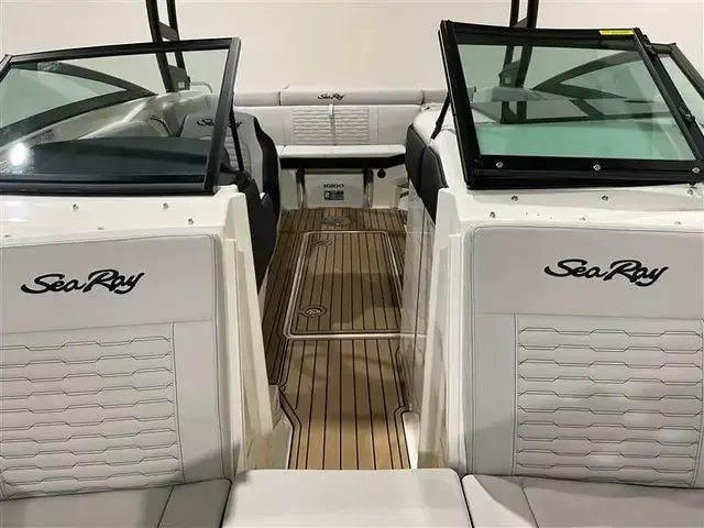 Sea Ray SPX 230