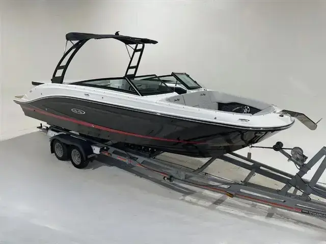 Sea Ray SPX 230