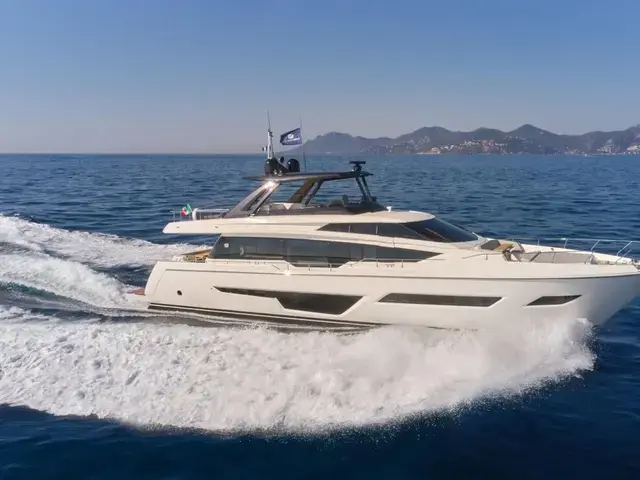 Ferretti Yachts 780