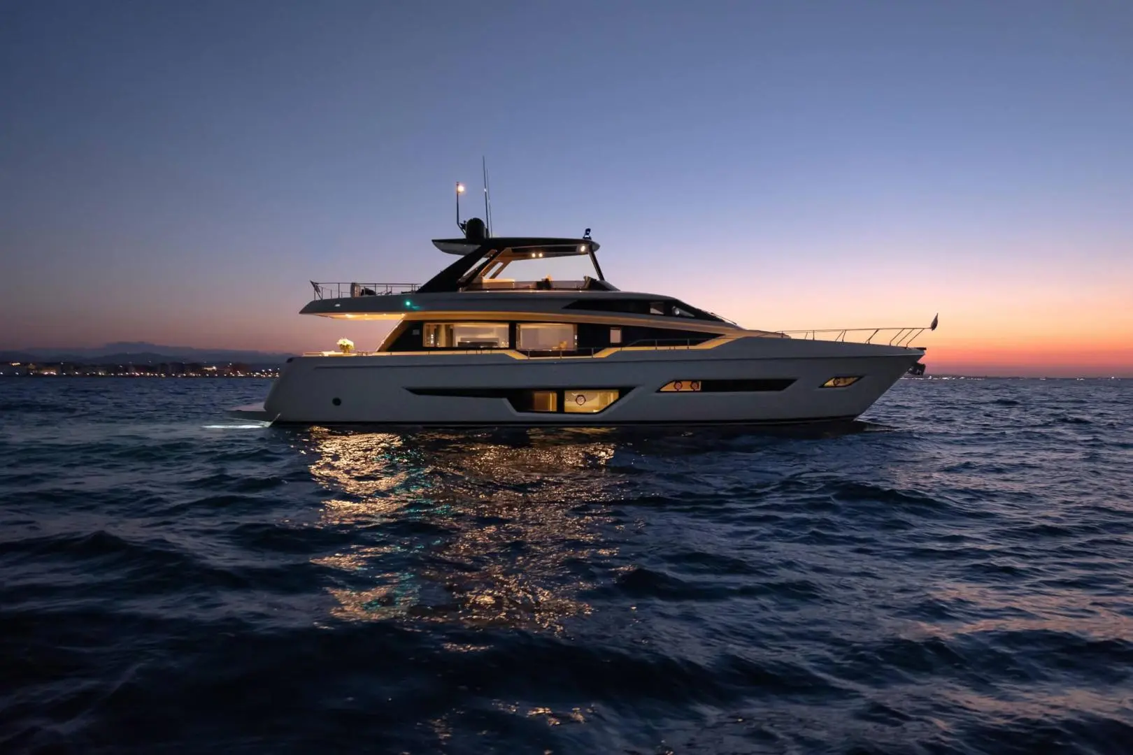 2022 Ferretti 780