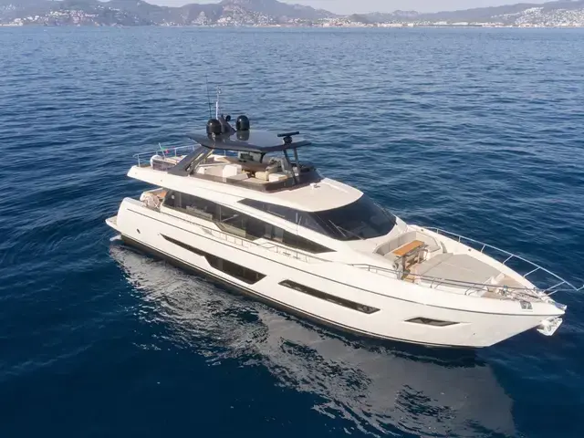 Ferretti Yachts 780