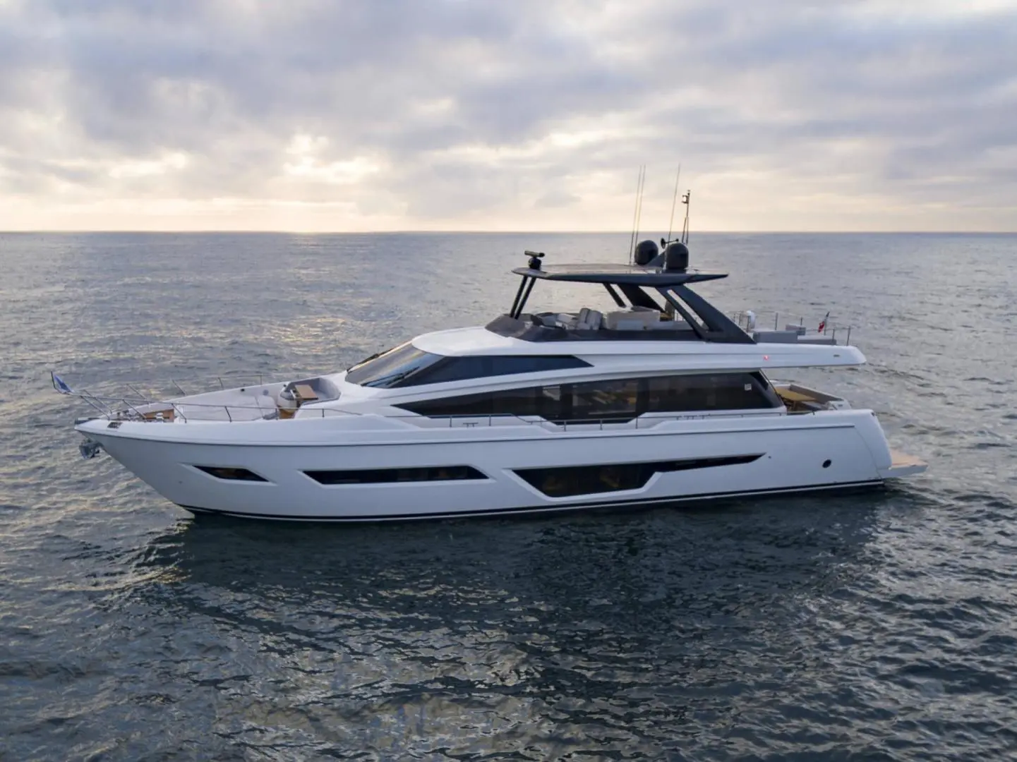 2022 Ferretti 780