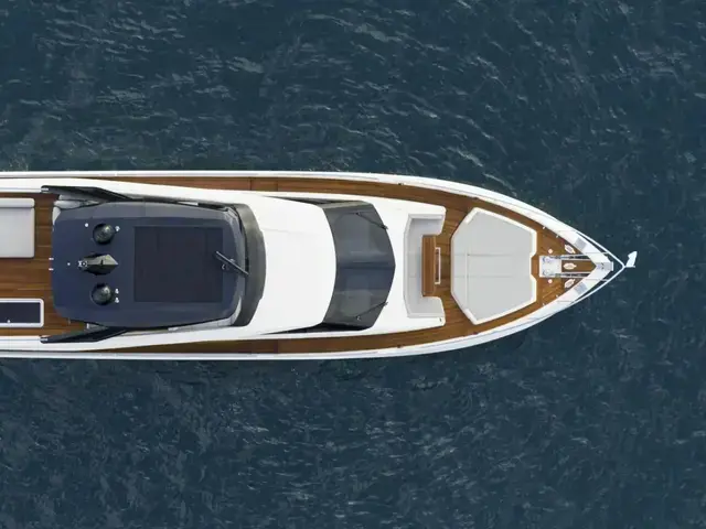 Ferretti Yachts 780