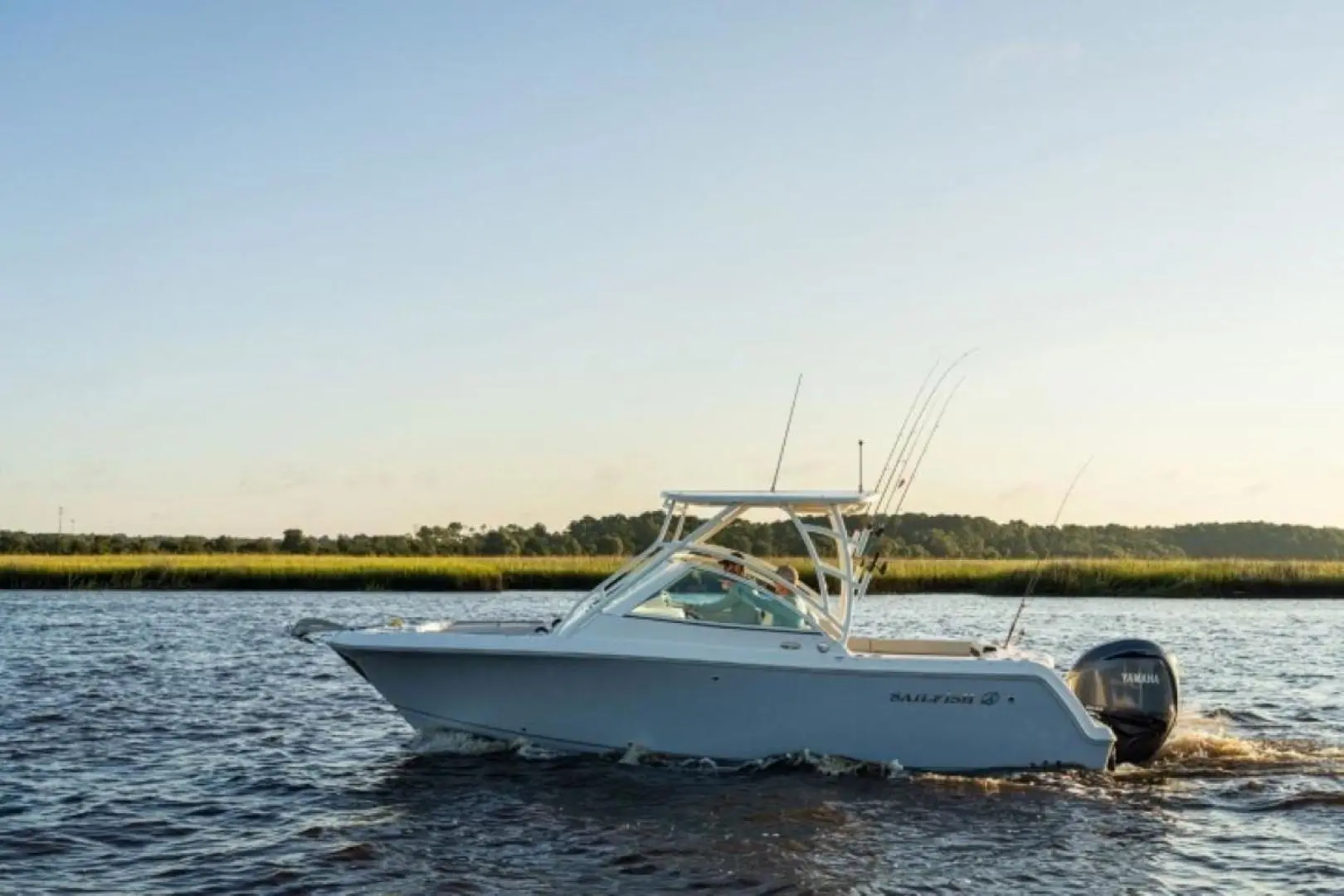 2023 Sailfish 245 dc