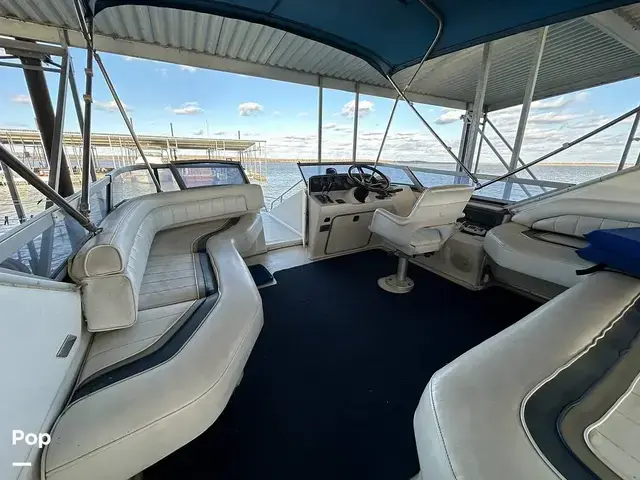 Sea Ray 350 Express Bridge