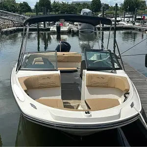 2021 Sea Ray 210 SPX