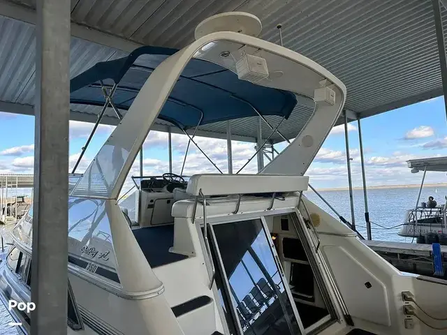 Sea Ray 350 Express Bridge