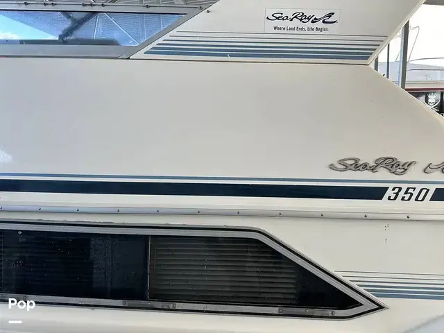 Sea Ray 350 Express Bridge