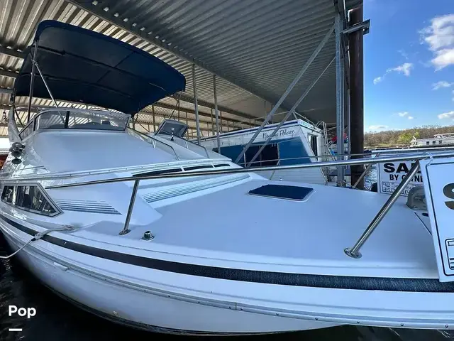 Sea Ray 350 Express Bridge